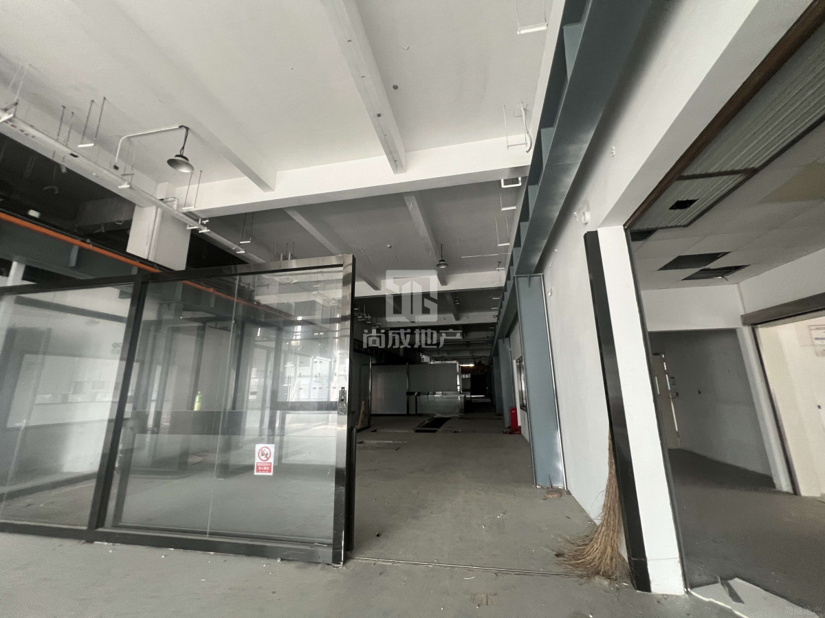 智能制造新地標(biāo) 金橋曼卡科技園，以地鐵14號(hào)線(xiàn)與數(shù)據(jù)處理技術(shù)賦能生產(chǎn)效率躍升